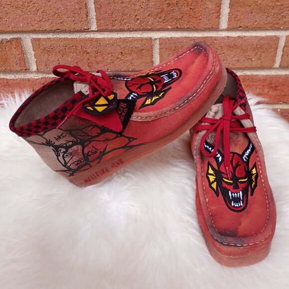 Rare Clarks Original Wallabees Stranger Things Hellfire Club Shoes Men's Size: 8 - Picture 1 of 16
